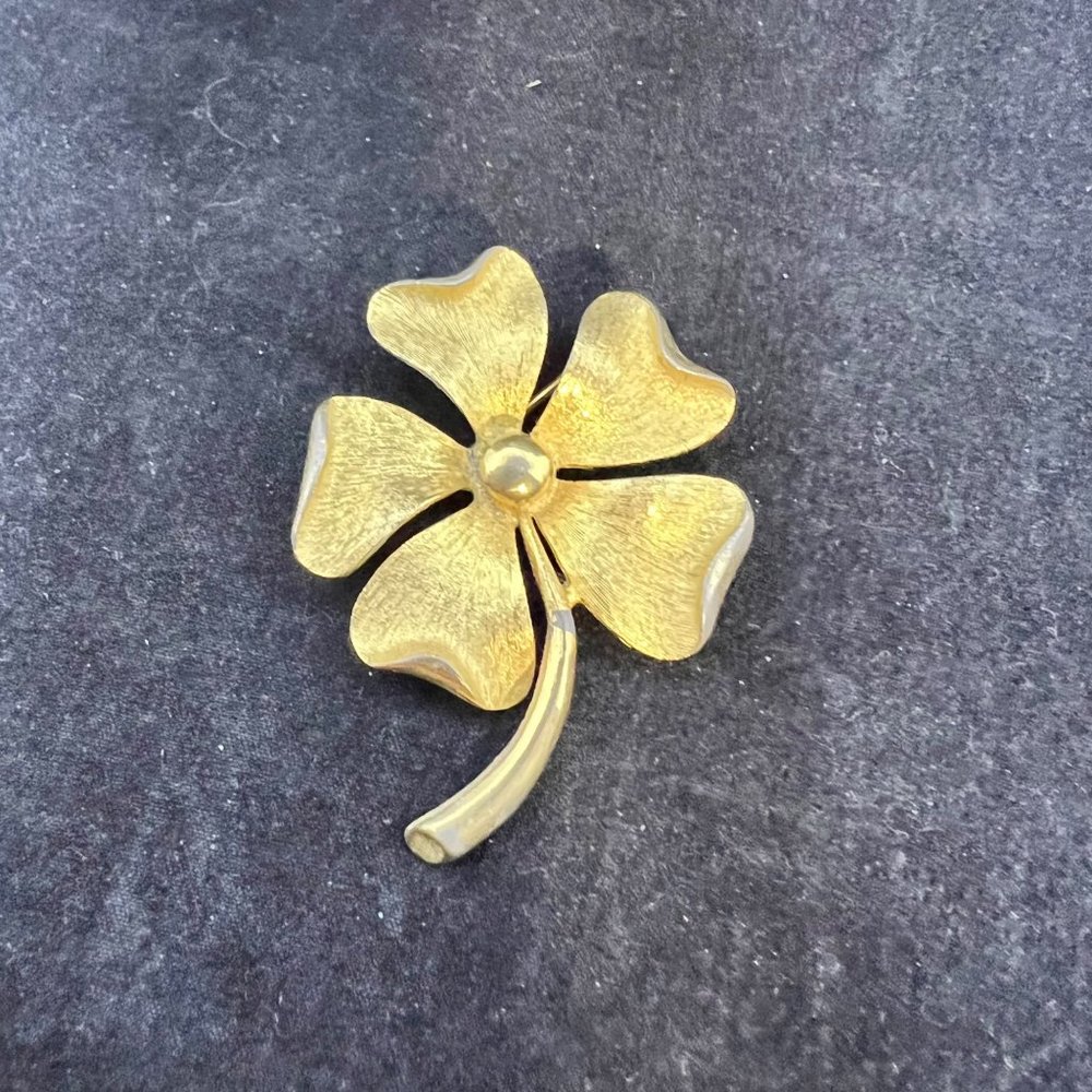 Vintage Sarah Coventry Gold Tone Flower Brooch (3236)